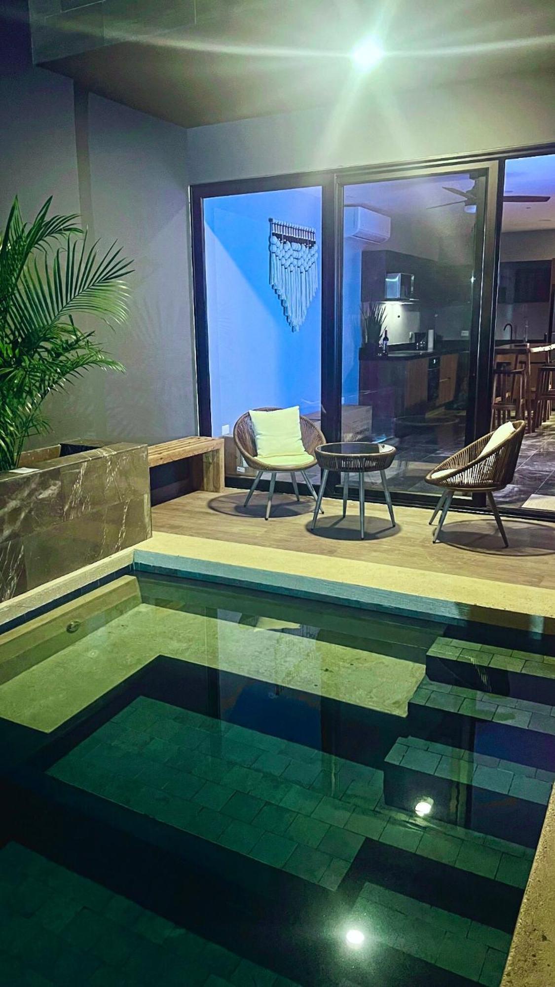 Apartment Luxury 2bdr With Direct Pool In Paramar Black