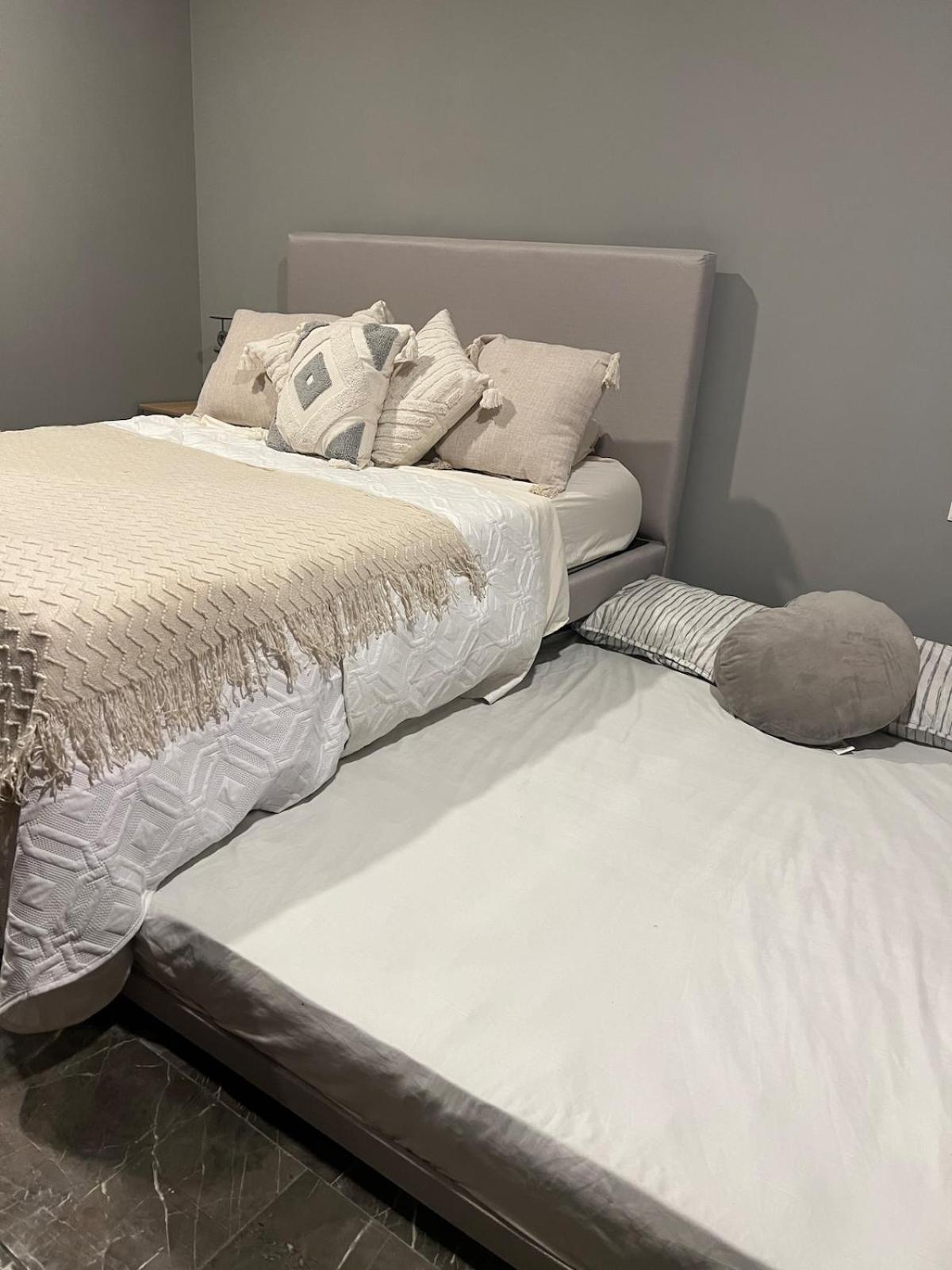 Apartment Luxury 2bdr With Direct Pool In Paramar Black *